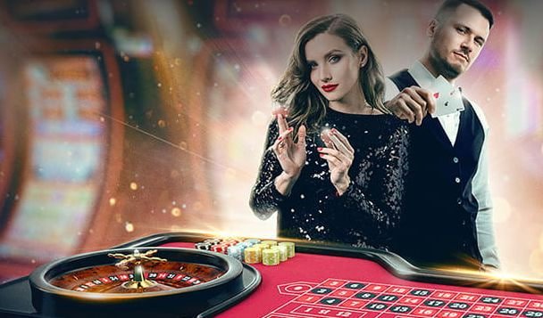 89toto mobile app home screen showing live-dealer tables and sportsbook menu